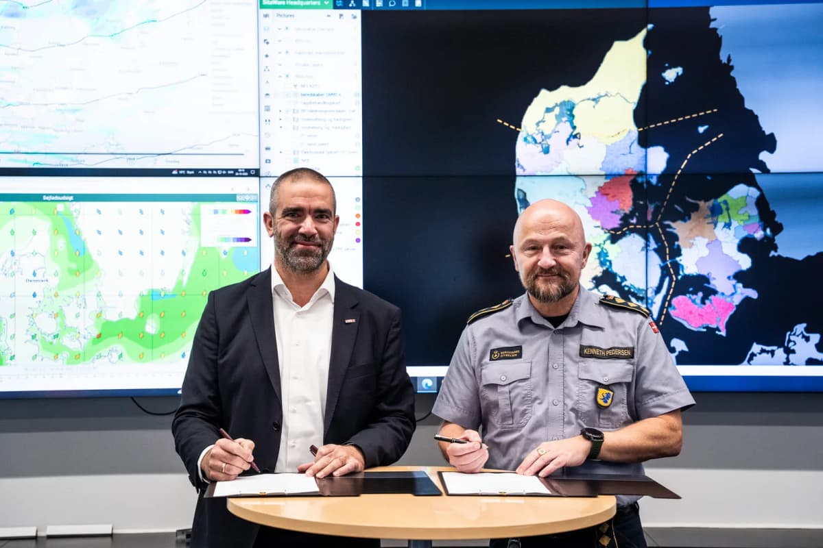 BRS og Systematic underskriver kontrakt